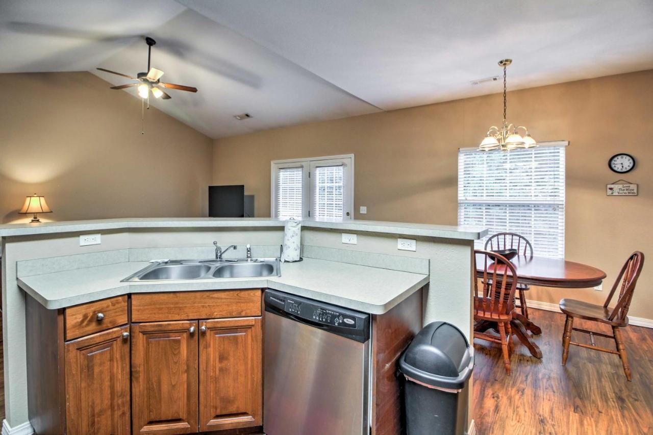 Branson Home With Deck Walk To The Strip And Creek! מראה חיצוני תמונה